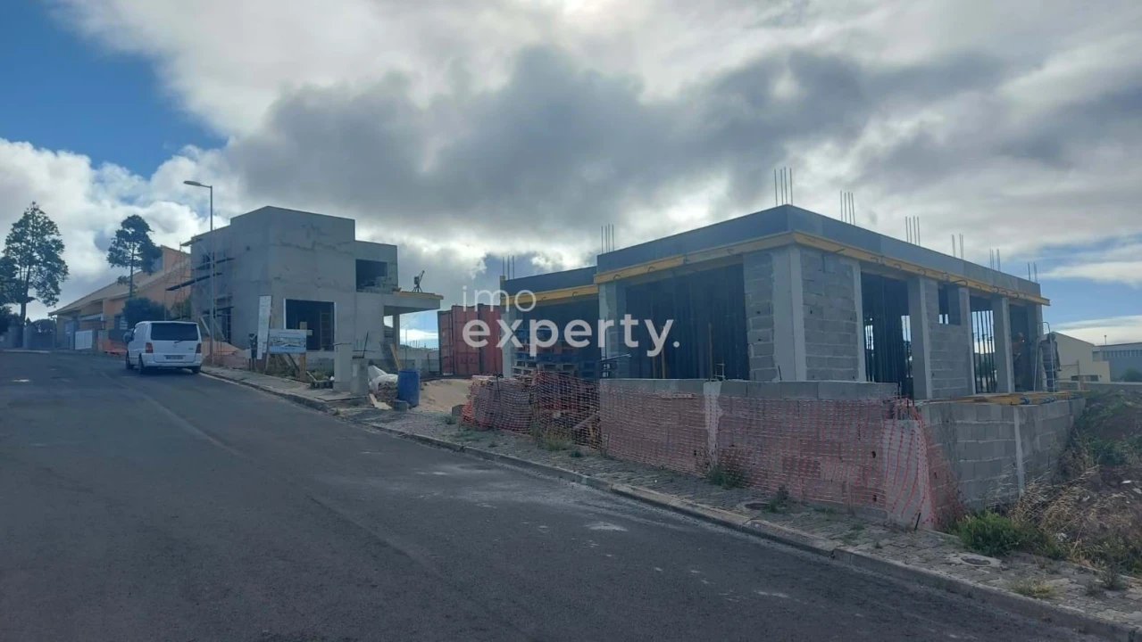 Moradia T3 para Venda em Porto Santo Foto 36