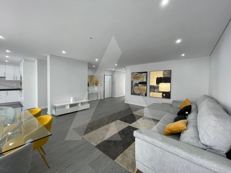 Apartamento T3 para Venda em Quelfes Foto 5