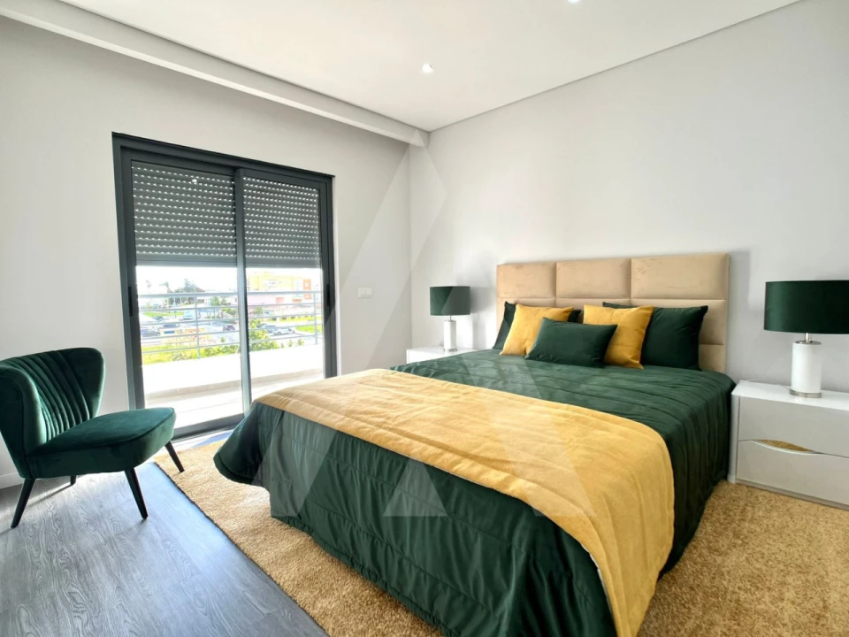 Apartamento T3 para Venda em Quelfes Foto 8