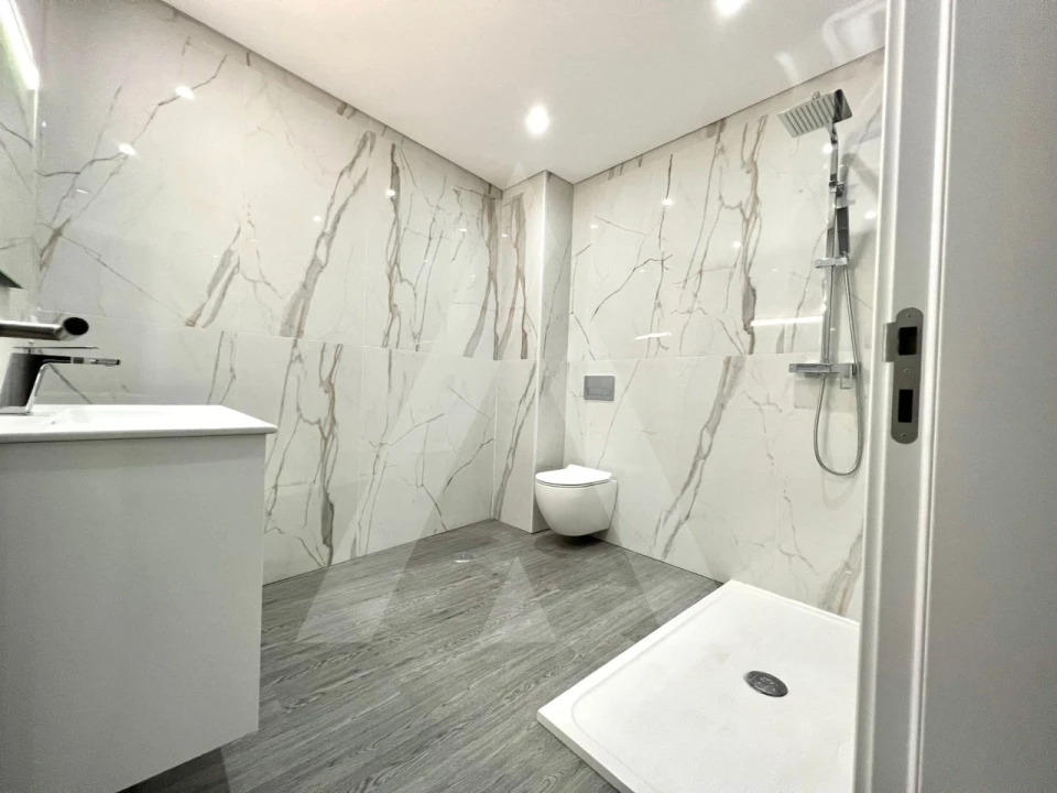 Apartamento T3 para Venda em Quelfes Foto 24