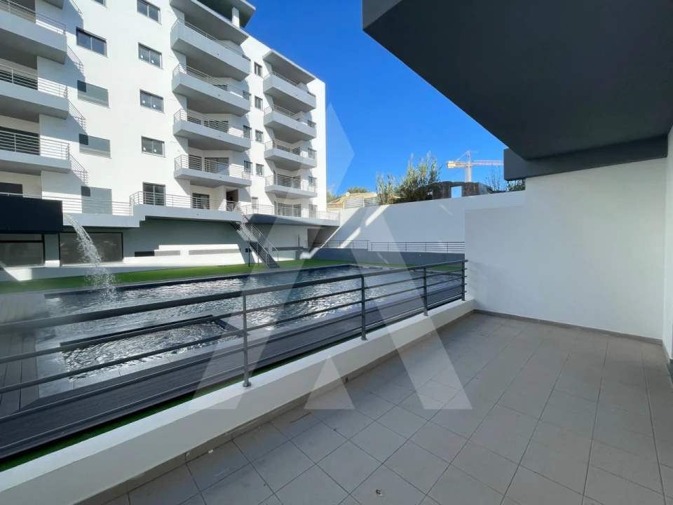 Apartamento T3 para Venda em Quelfes Foto 29