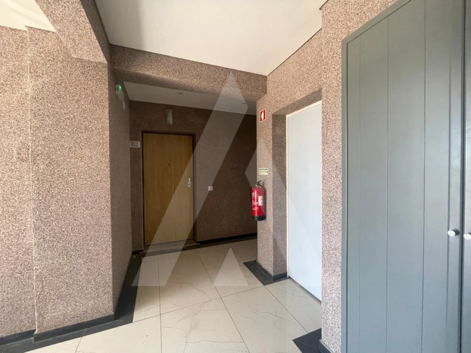 Apartamento T3 para Venda em Quelfes Foto 33