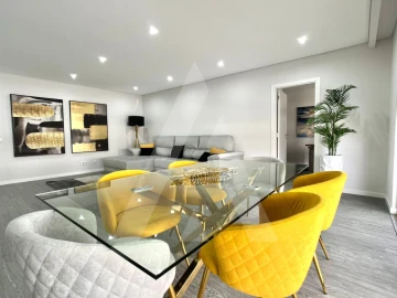 Apartamento T3 para Venda em Quelfes