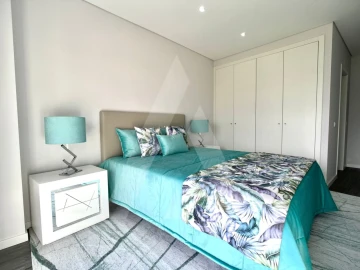 Apartamento T3 para Venda em Quelfes
