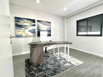 Apartamento T3 para Venda em Quelfes