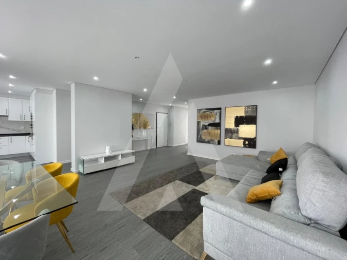 Apartamento T3 para Venda em Quelfes Foto 5