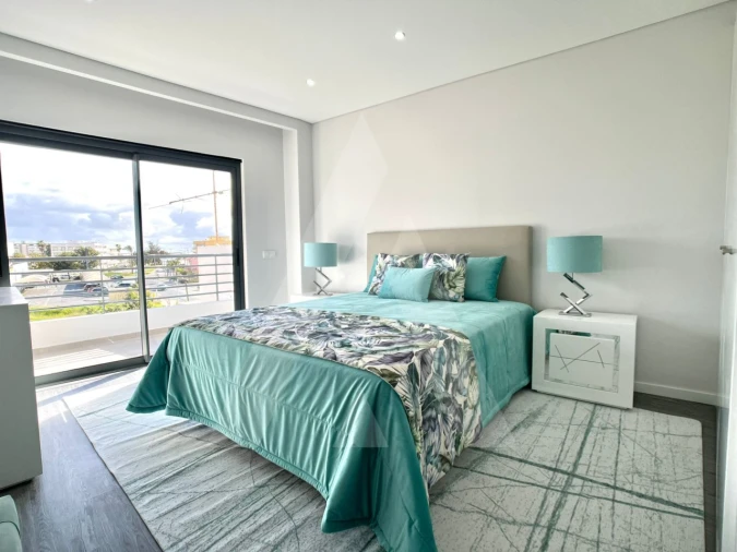 Apartamento T3 para Venda em Quelfes Foto 12