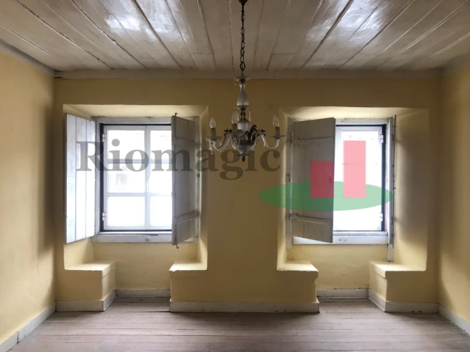 Prédio para Venda em Santo Antão e São Julião do Tojal Foto 1