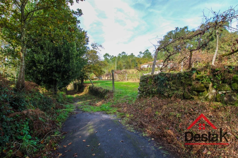 Terreno Misto para Venda em Santa Cruz da Trapa e São Cristóvão de Lafões Foto 8