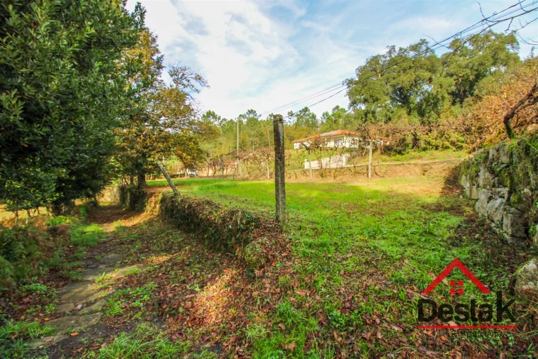 Terreno Misto para Venda em Santa Cruz da Trapa e São Cristóvão de Lafões Foto 5