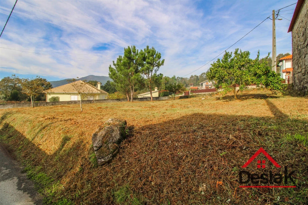Terreno Misto para Venda em Santa Cruz da Trapa e São Cristóvão de Lafões Foto 4