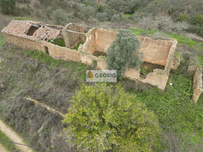 Quinta T0 para Venda em Santana da Serra Foto 2