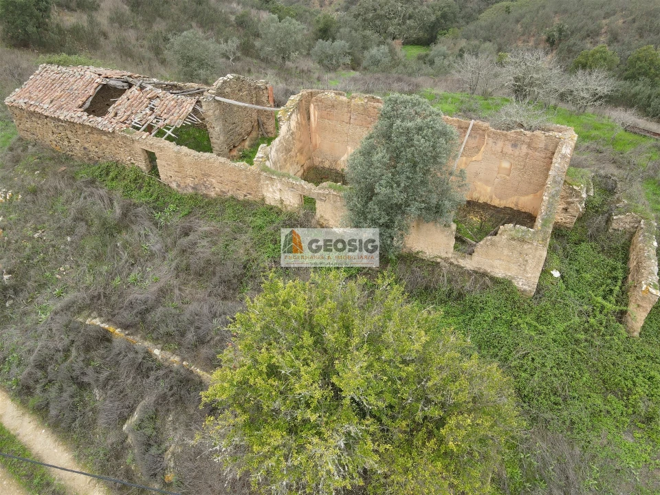 Quinta T0 para Venda em Santana da Serra Foto 2