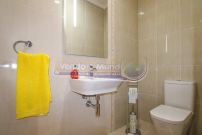 Moradia T4 para Venda em Samora Correia