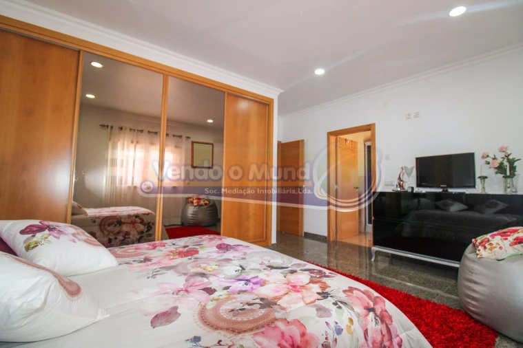 Moradia T4 para Venda em Samora Correia Foto 11