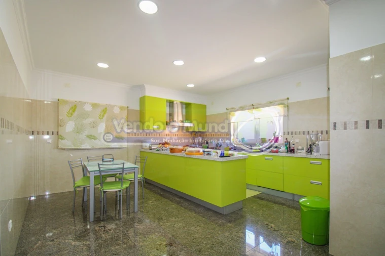Moradia T4 para Venda em Samora Correia Foto 9