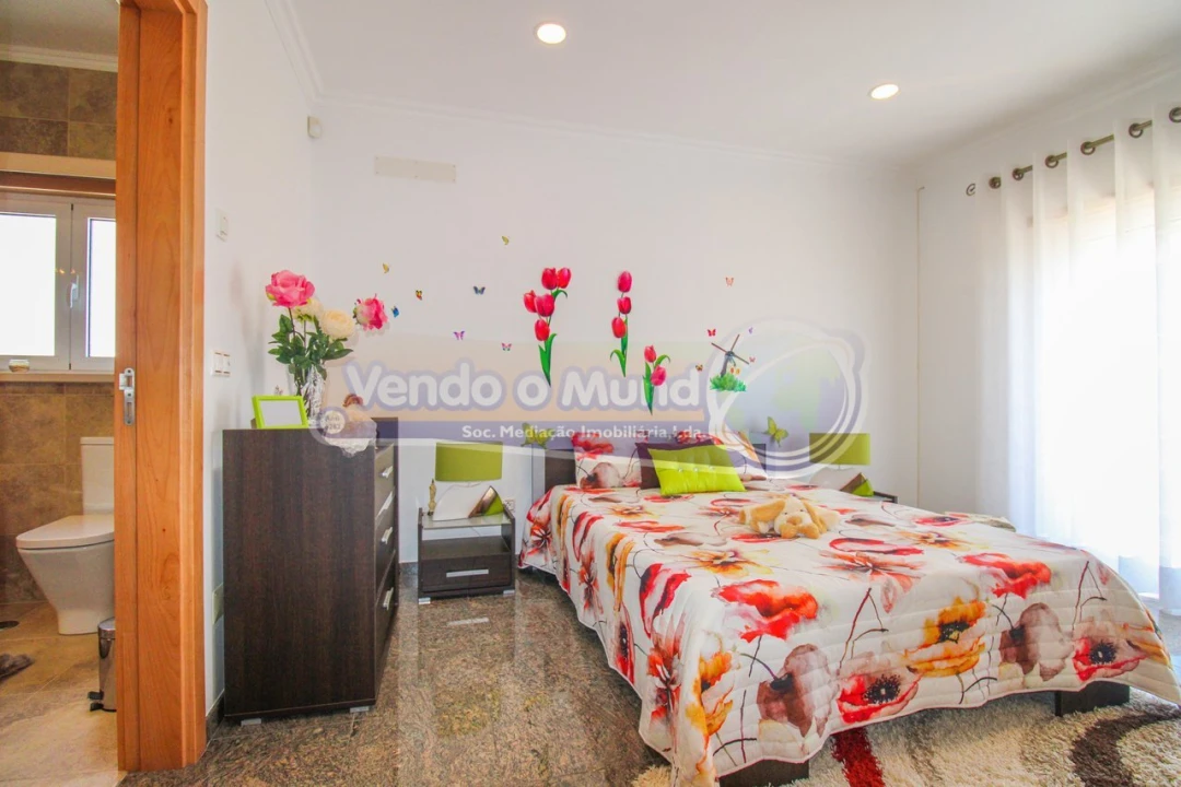 Moradia T4 para Venda em Samora Correia Foto 18
