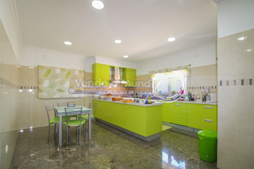 Moradia T4 para Venda em Samora Correia Foto 9