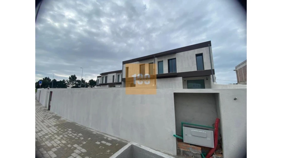 Moradia T3 para Venda em Arvore Foto 15