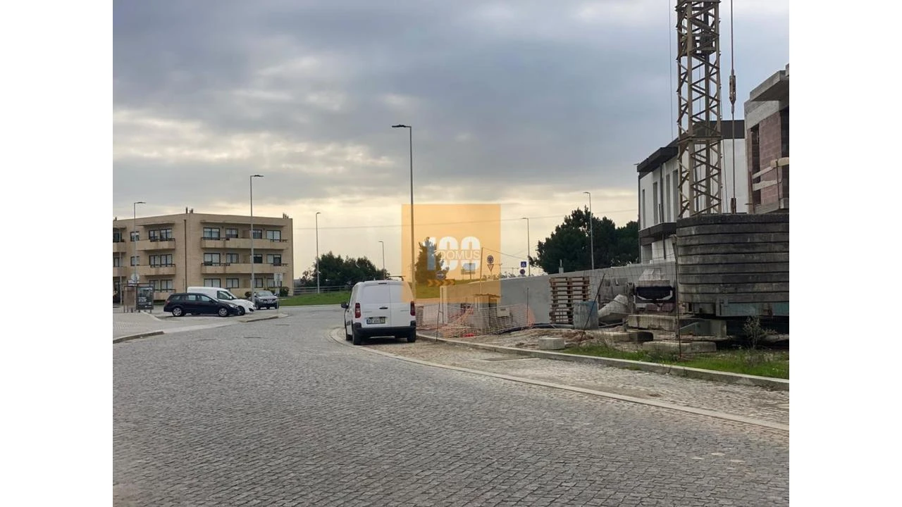 Moradia T3 para Venda em Arvore Foto 16