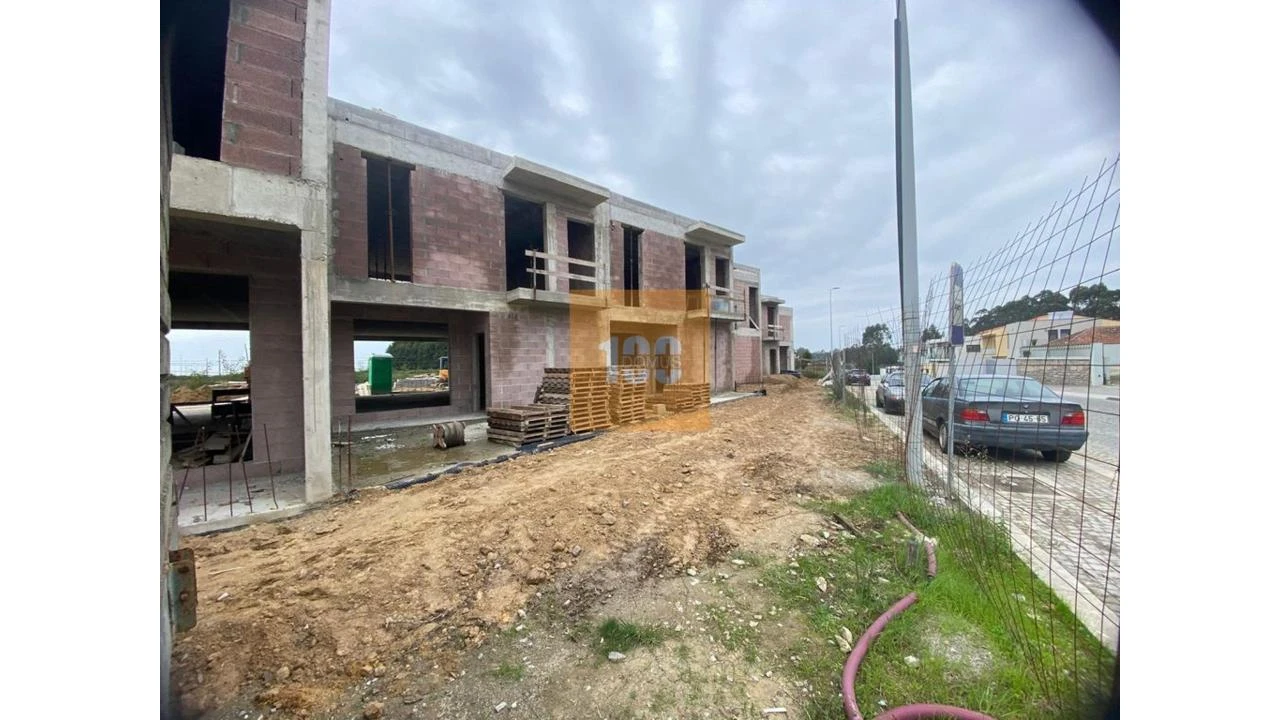 Moradia T3 para Venda em Arvore Foto 12