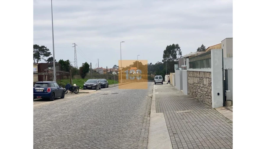 Moradia T3 para Venda em Arvore Foto 10