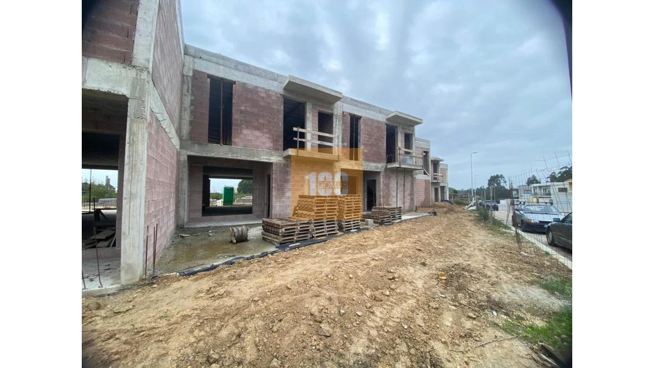 Moradia T3 para Venda em Arvore Foto 14