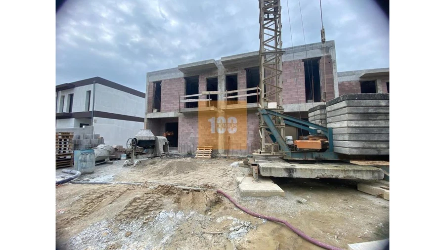 Moradia T3 para Venda em Arvore Foto 11