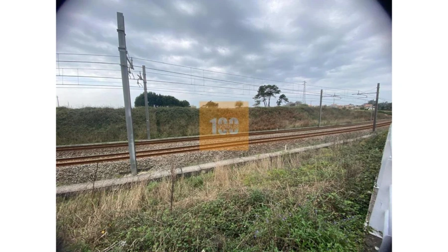 Moradia T3 para Venda em Arvore Foto 21