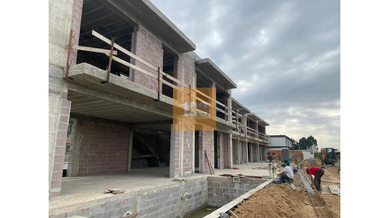 Moradia T3 para Venda em Arvore Foto 24