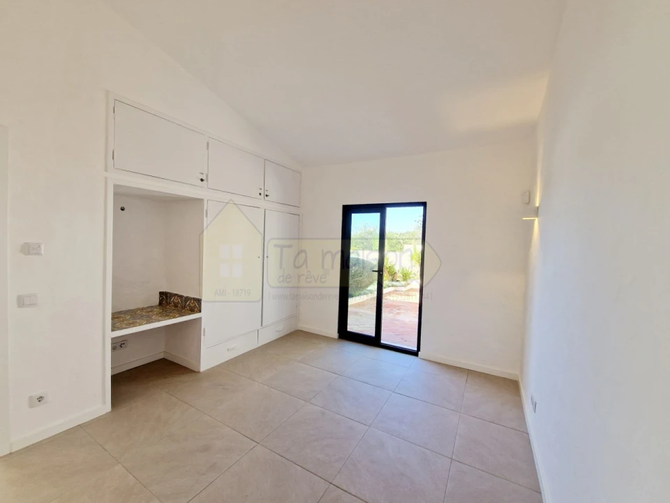 Moradia T3 para Venda em Santa Barbara de Nexe Foto 12