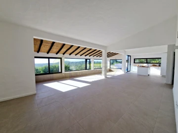 Moradia T3 para Venda em Santa Barbara de Nexe