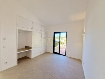 Moradia T3 para Venda em Santa Barbara de Nexe