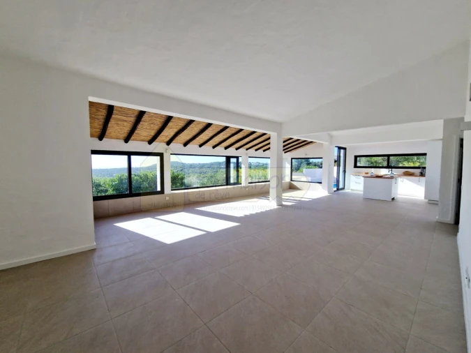 Moradia T3 para Venda em Santa Barbara de Nexe Foto 6