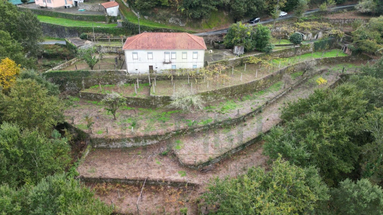 Quinta T4 para Venda em Covas Foto 1