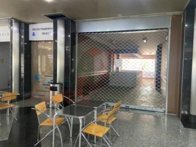 Loja para Venda em Cidade da Maia Foto 2