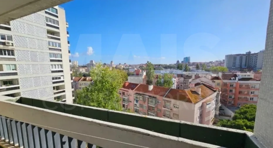 Apartamento T6 para Venda em Alvalade Foto 4
