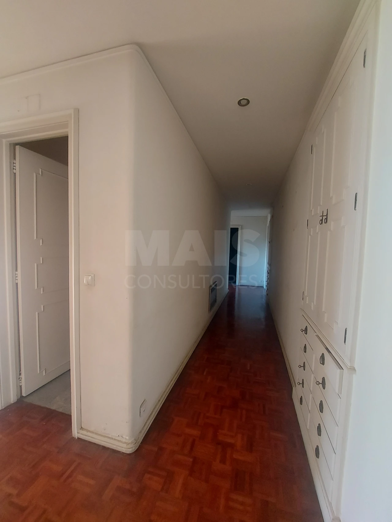 Apartamento T6 para Venda em Alvalade Foto 11