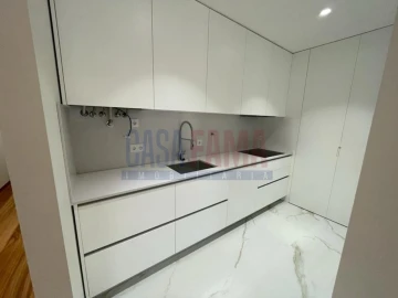 Apartamento T4 para Venda em Póvoa de Varzim, Beiriz e Argivai