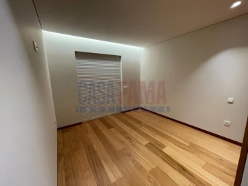 Apartamento T4 para Venda em Póvoa de Varzim, Beiriz e Argivai