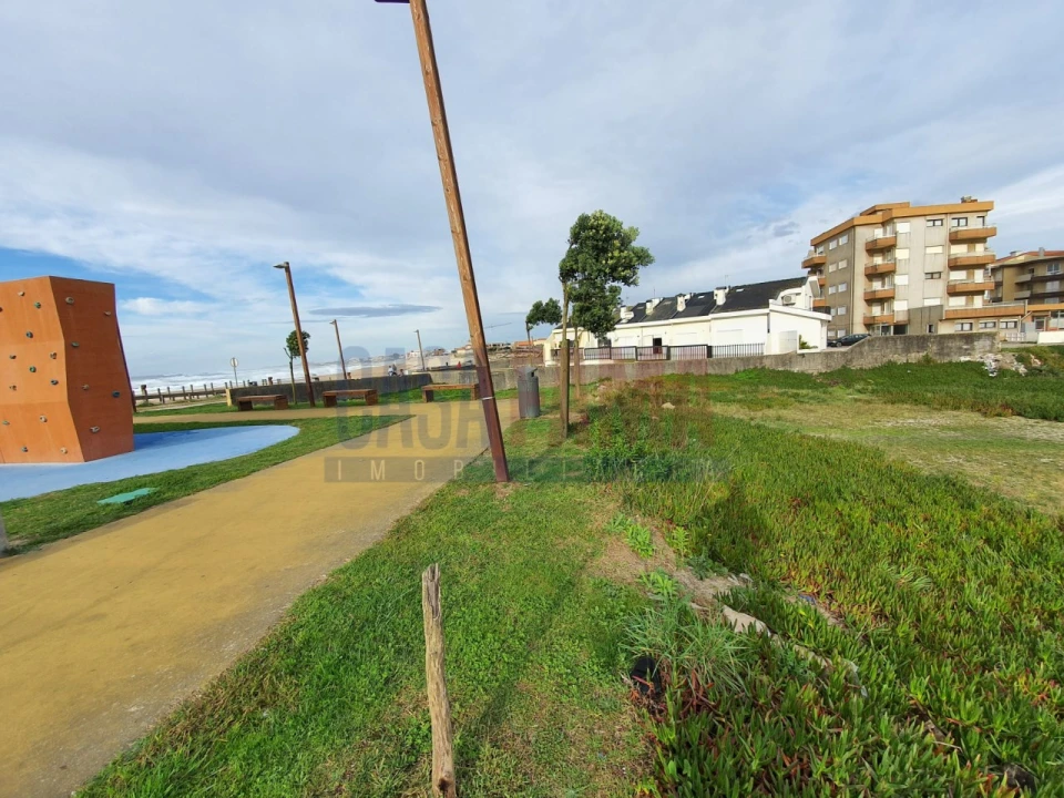 Terreno para Venda em Aver-O-Mar, Amorim e Terroso Foto 9