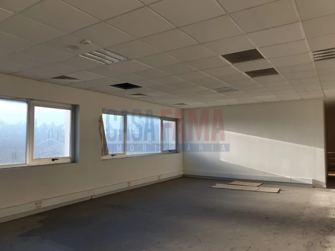 Armazém para Arrendamento em Fradelos Foto 2