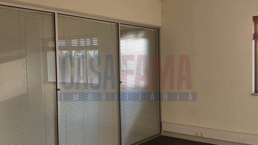Armazém para Arrendamento em Fradelos