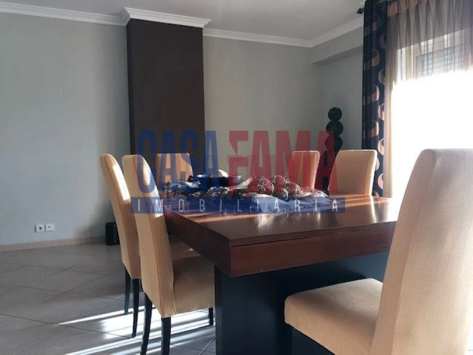 Apartamento T4 para Venda em Póvoa de Varzim, Beiriz e Argivai Foto 1