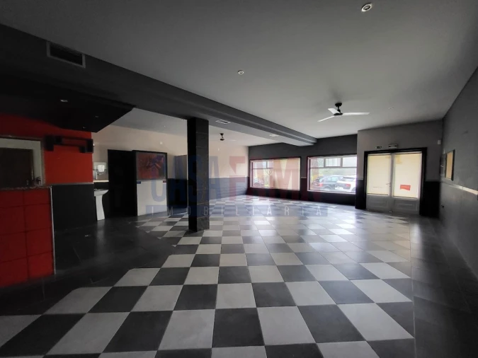 Loja para Venda em Fradelos Foto 1