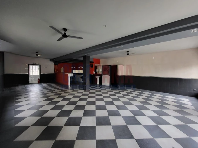 Loja para Venda em Fradelos Foto 2