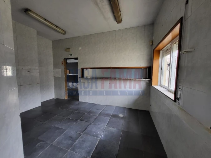 Loja para Venda em Fradelos Foto 4