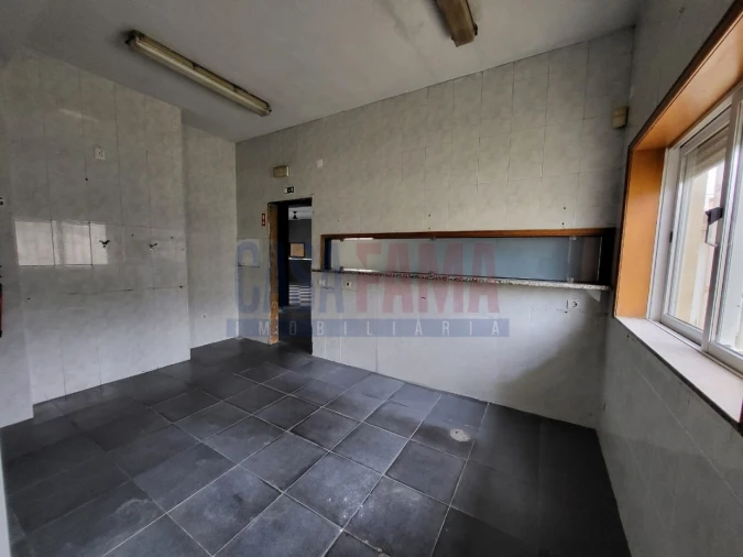 Loja para Venda em Fradelos Foto 6