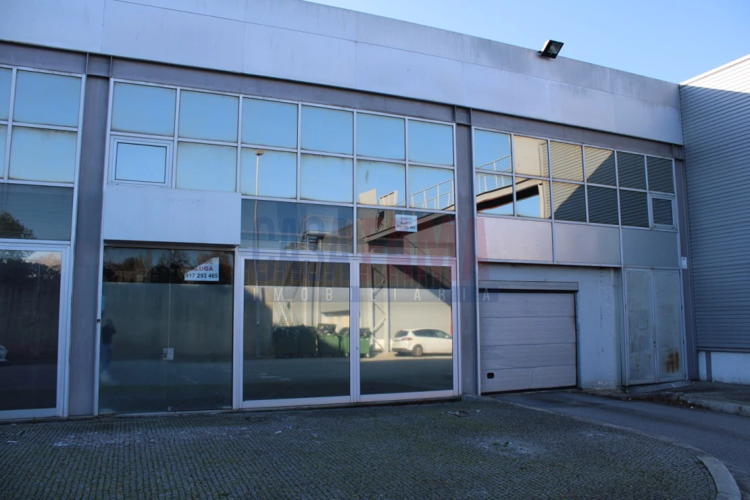 Armazém para Venda em Castêlo da Maia Foto 6