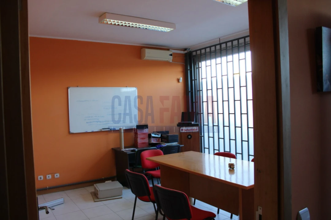 Armazém para Venda em Castêlo da Maia Foto 8